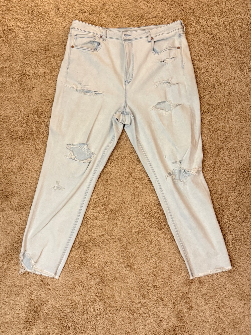American Eagle Outfitters Light Blue Distressed mom Jeans